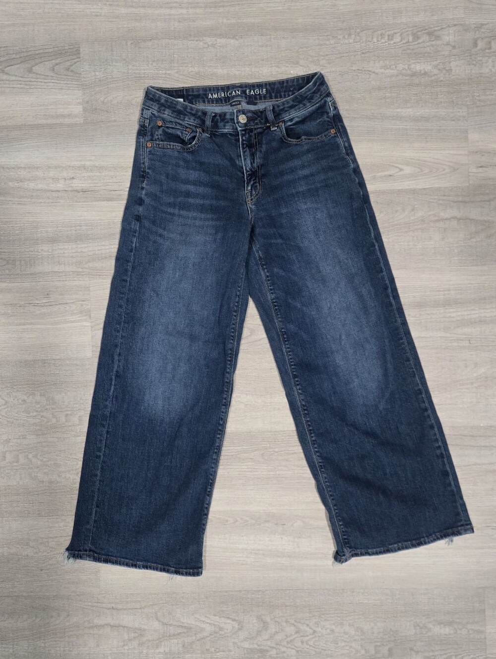 American Eagle, low rise baggy wide leg, size 2 short.